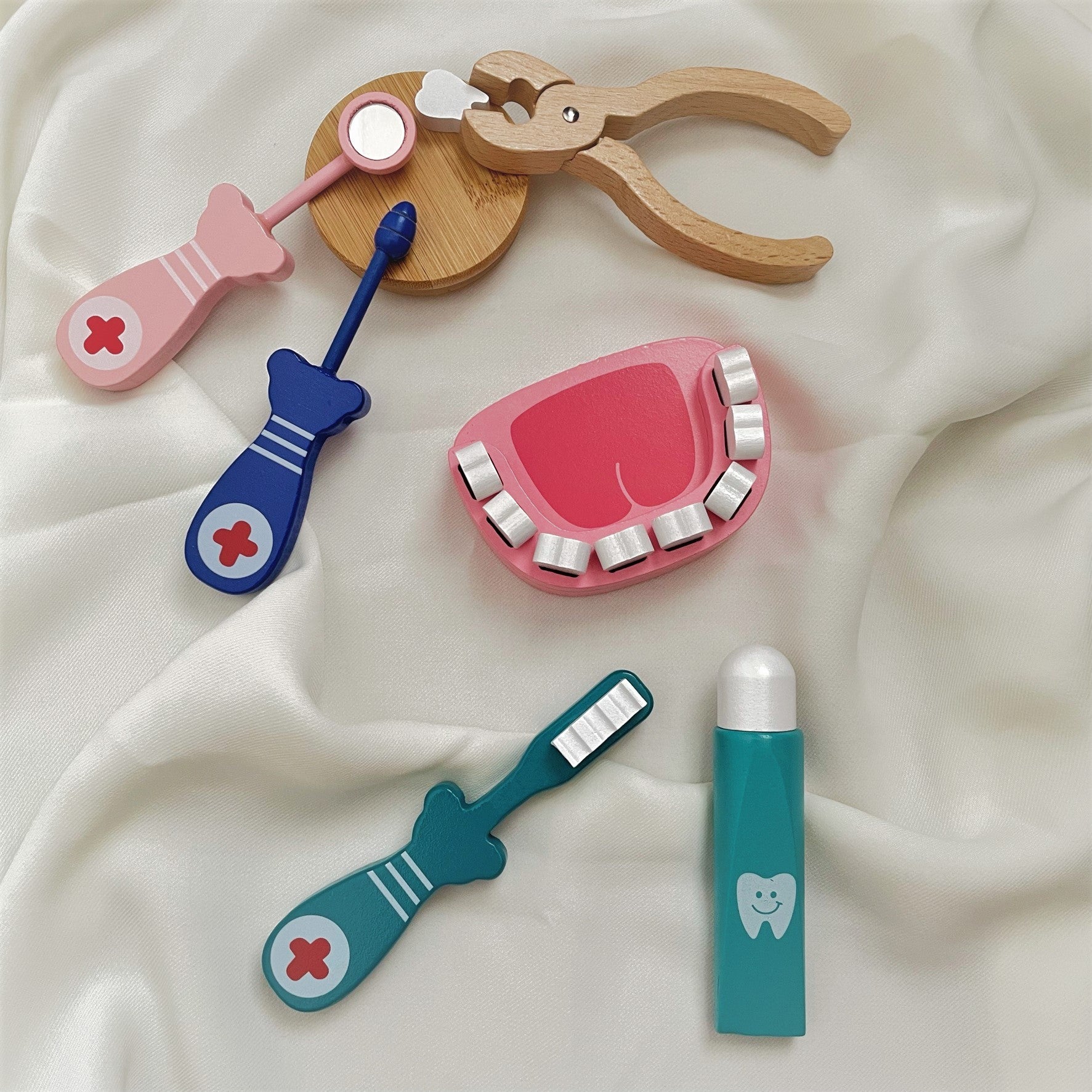 Pretend Play - Wooden Dental Kit - Happyness