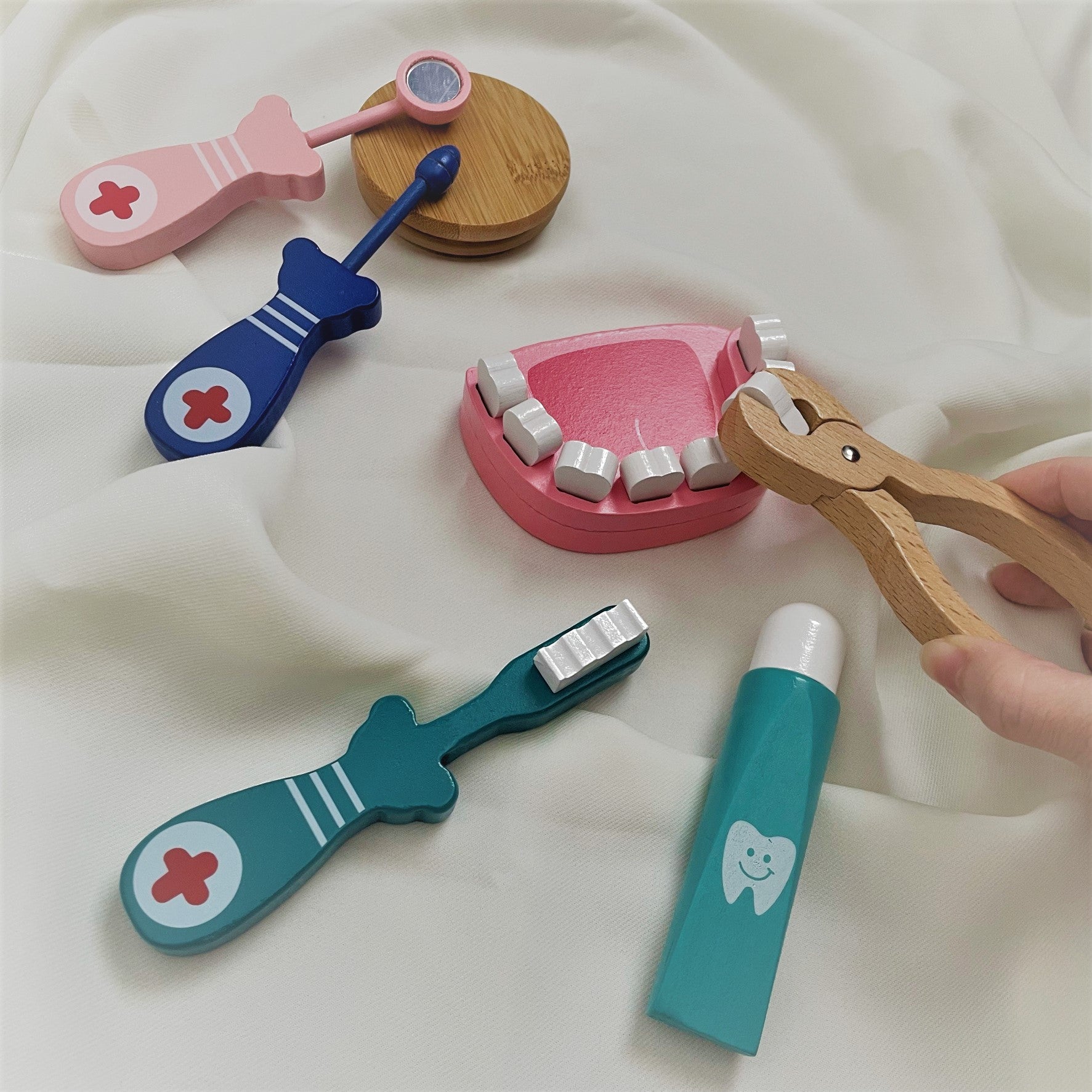 Pretend Play - Wooden Dental Kit - Happyness